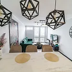 Modern And Stylish- Golden Apartments- City Center&G30